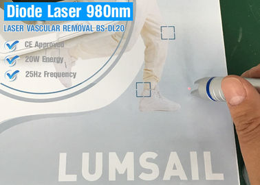 Przenośny ekran dotykowy 980nm Laserowa maszyna do usuwania żylaków / leczenie trądziku