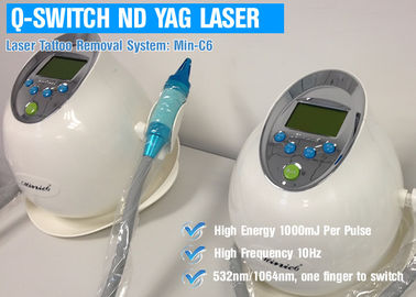 Maszyna do usuwania tatuażu laserem ND YAG 1064 nm / 532 nm, urządzenie do usuwania tatuażu laserowego
