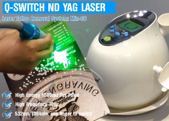 Usuwanie tatuaży Nd Yag Pico Laser Machine 1064 Nm / 532nm Długość fali 6 Ns Szerokość impulsu